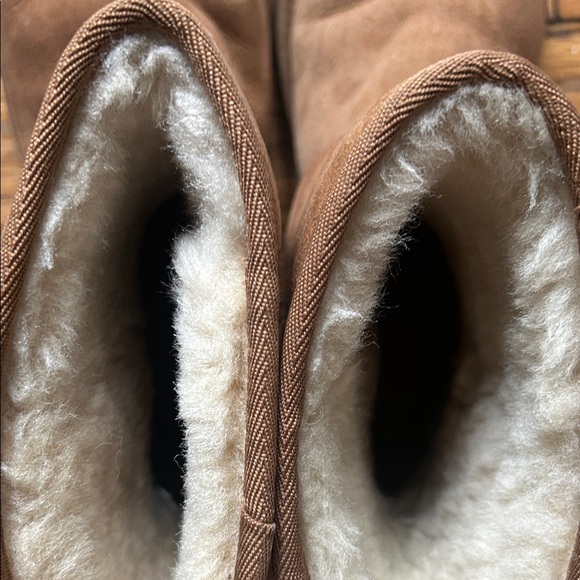 UGG Tan Shearling Boots worn size 9 - Picture 5 of 11